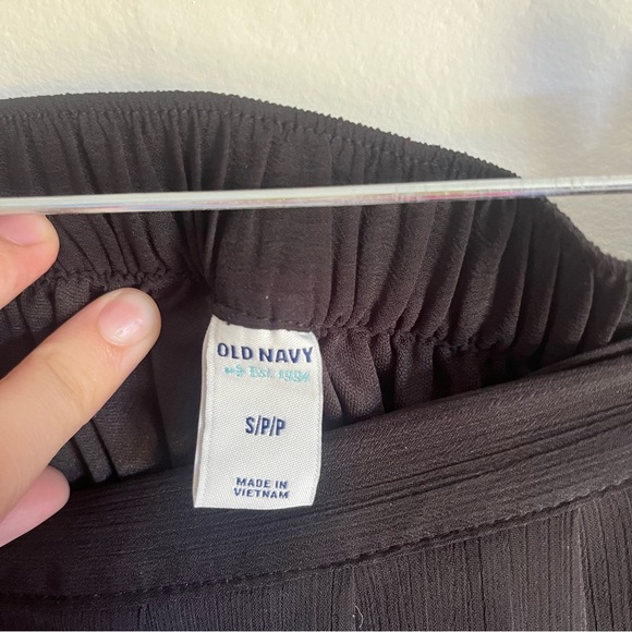 Old Navy Black Pleated Skirt—Size Small - Picture 3 of 3